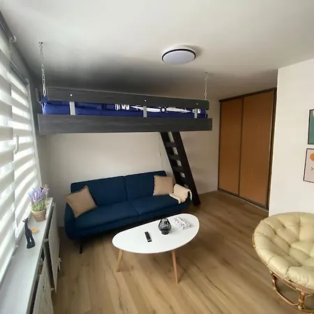 1 Izbovy - Sirsie Centrum *